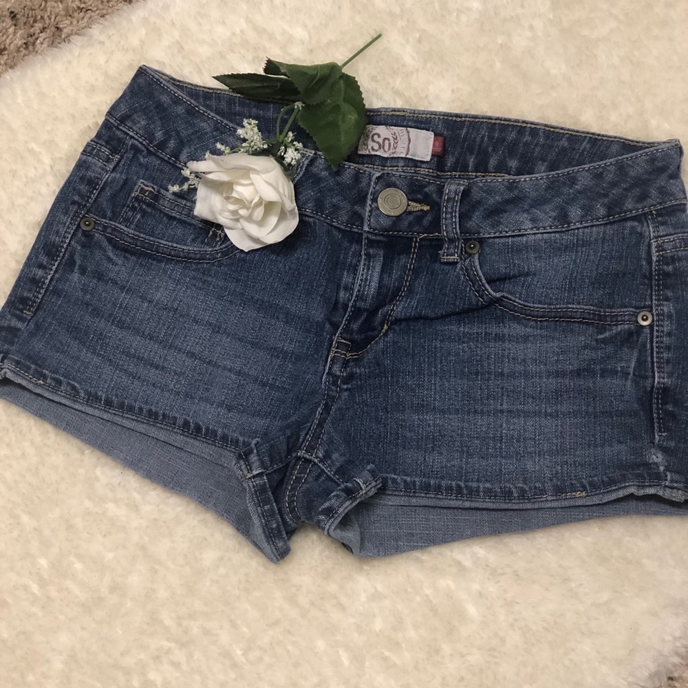 So shortie shorts Sz 9